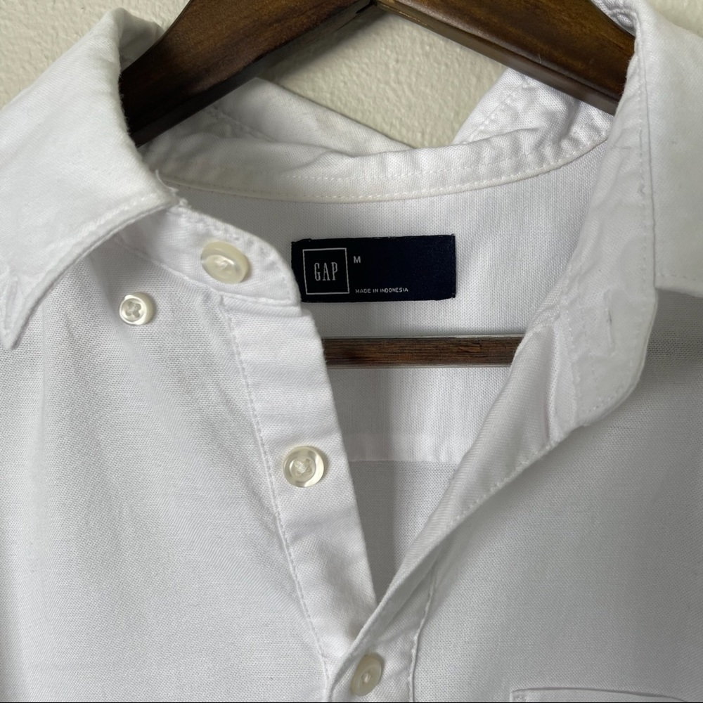 GAP white button down shirt 1/4 of the way and Short Sleeves - Picture 3 of 3